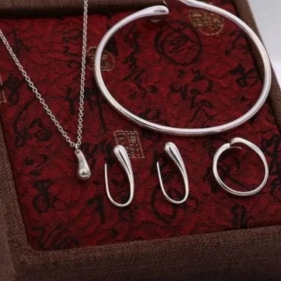 925 Sterling Silver Waterdrop Jewelry Set Bracelet Necklace Earrings and Ring - Picture 5 of 16